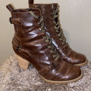 Lace up heel boots